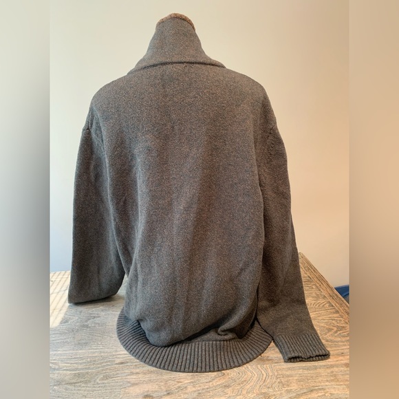 Banana Republic Men’s Sweater - Picture 2 of 4